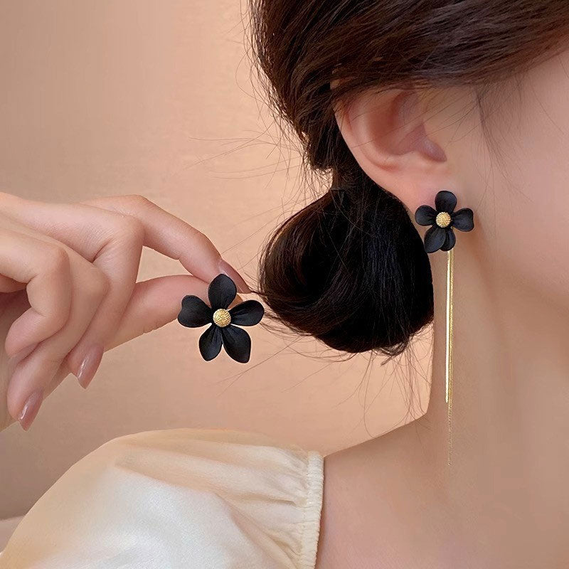 Elegant Minimalist Earrings — Timeless Style for Every Occasion ✨