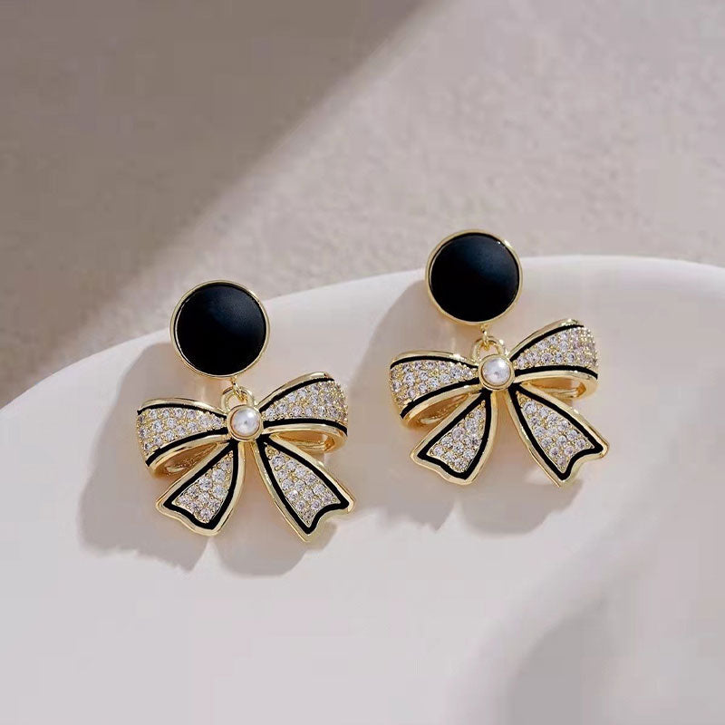 Elegant Minimalist Earrings — Timeless Style for Every Occasion ✨