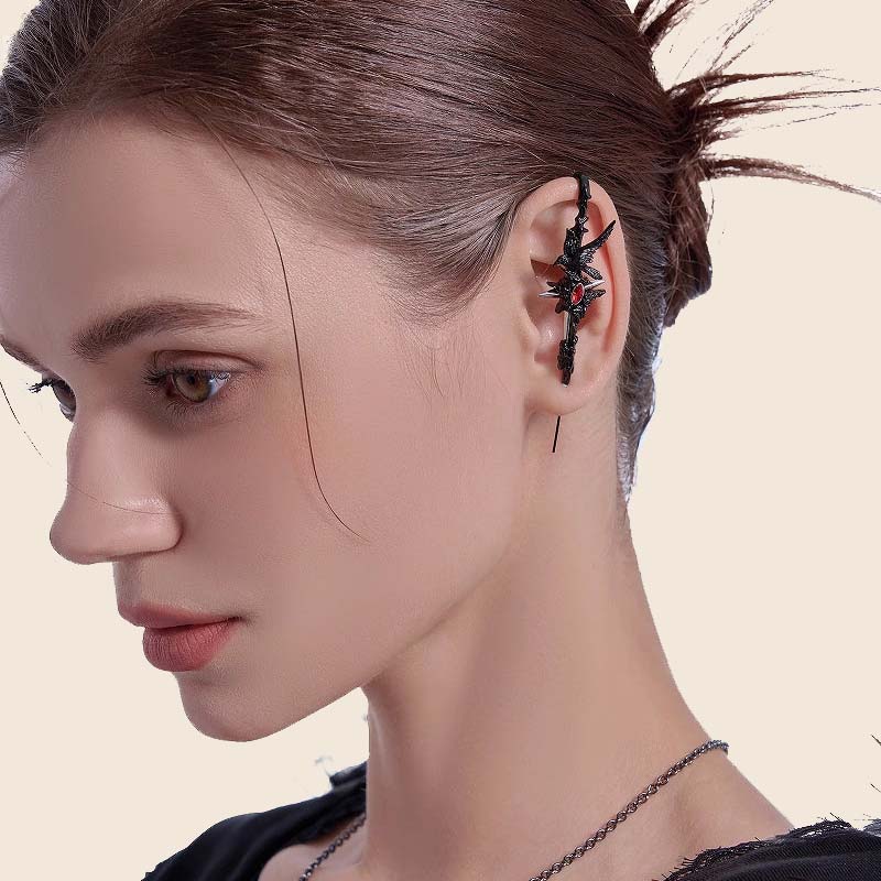 🖤 Gothic Black Raven Ear Cuff – Dark Elegance Redefined 🖤