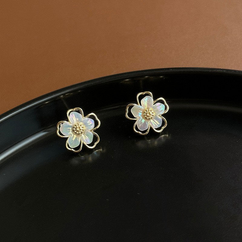 Elegant Minimalist Earrings — Timeless Style for Every Occasion ✨
